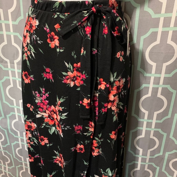 3/15🔥Floral black skirt - Picture 5 of 9